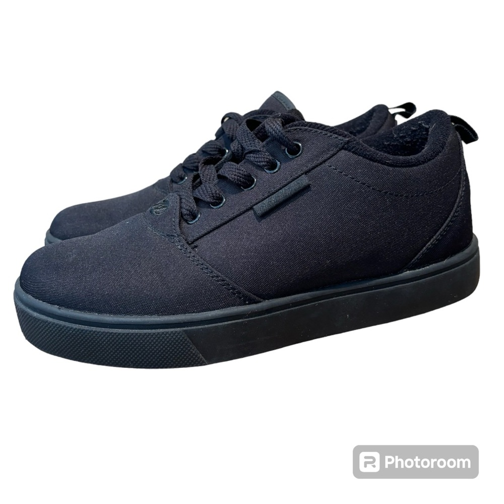 Youth 5 Black Heelys